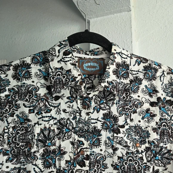 Cowgirl Hardware Paisley Print Western Shirt - Picture 4 of 7